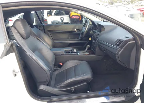 2011 Mercedes-Benz E 350 z USA, uszkodzony, nr VIN WDDKJ5GB0BF064765